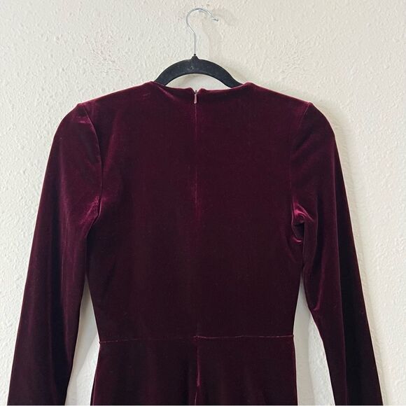 BLACK HALO l Maroon Velvet Long Sleeve V Neck Mini Cocktail Bodycon Dress Size 0 - Picture 8 of 9
